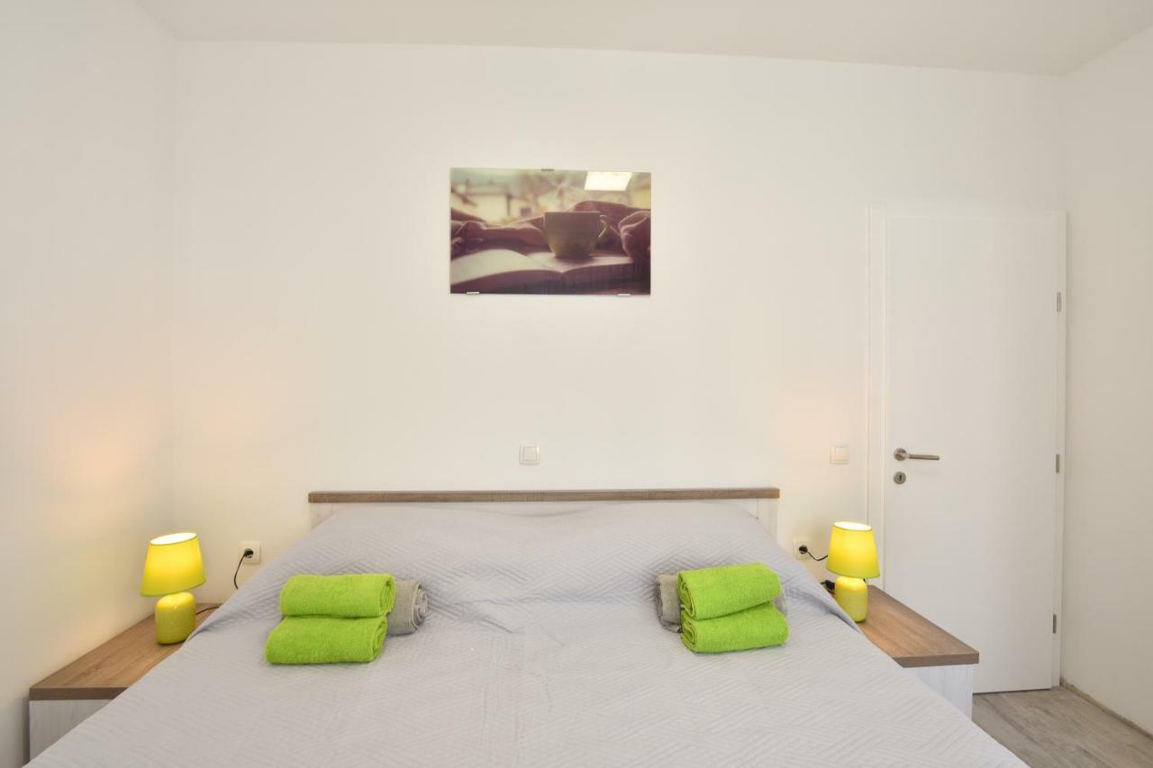 Apartmani Iva&Ante Dugi Rat Eksteriør billede