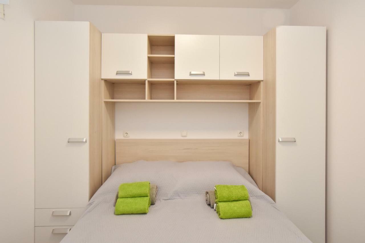 Apartmani Iva&Ante Dugi Rat Eksteriør billede
